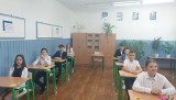 Egzamin ósmoklasisty w Szkole Podstawowej numer 12 imienia Mikołaja Kopernika w Starachowicach. Drugiego dnia - matematyka