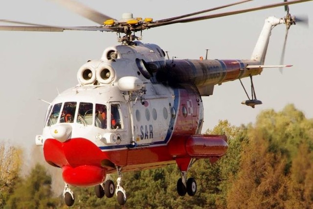 Załoga śmigłowca Mi-14PŁ/R w akcji.
