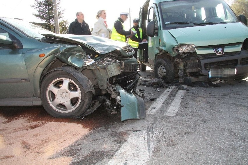 Wypadek szkolnego busa w Zagnańsku