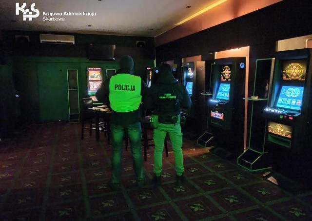 Nielegalny punkt hazardowy w Białogardzie. Zlikwidowali go funkcjonariusze KAS