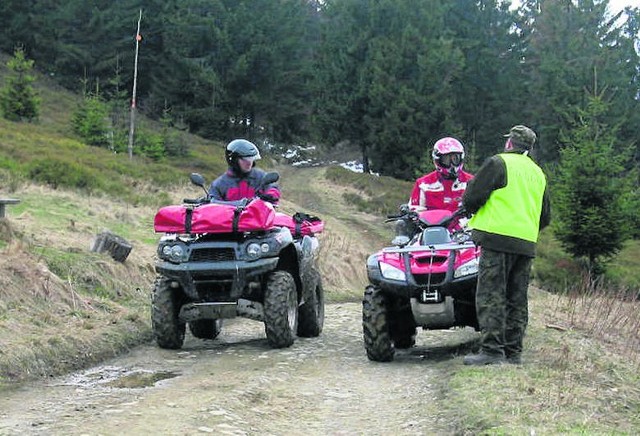 Wjeżdżających do lasu na quadach lub motorach crossowych kontrolują służby leśne i policja