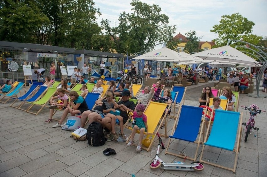 Funduszowe miasteczko na skawińskim Rynku. Konsultacje ze specjalistami i zabawy