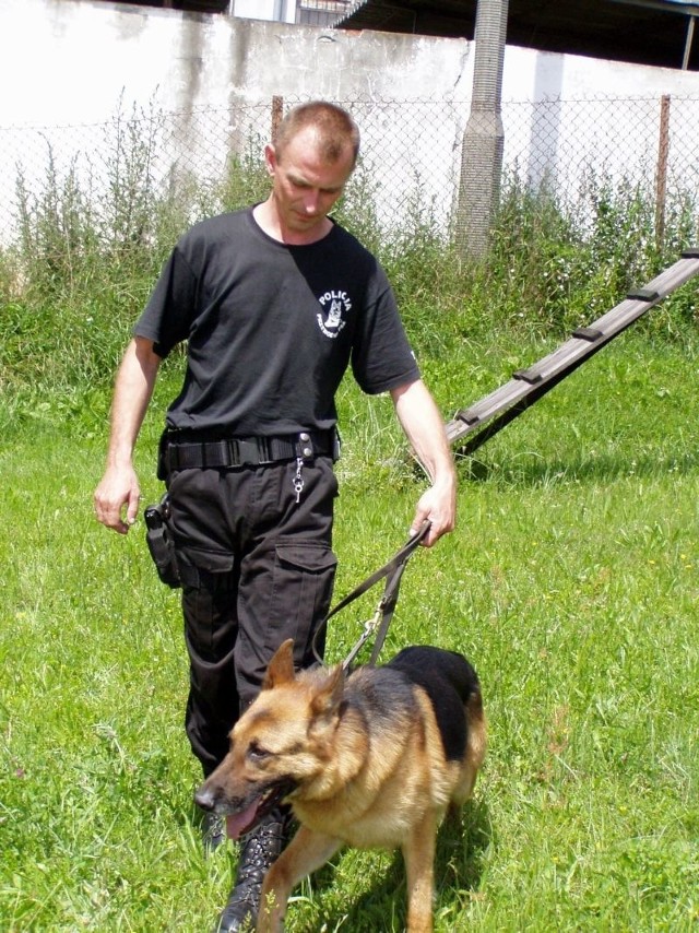 Funkcjonariusz Adam Sokół w starachowickiej policji pracuje od roku 1989.