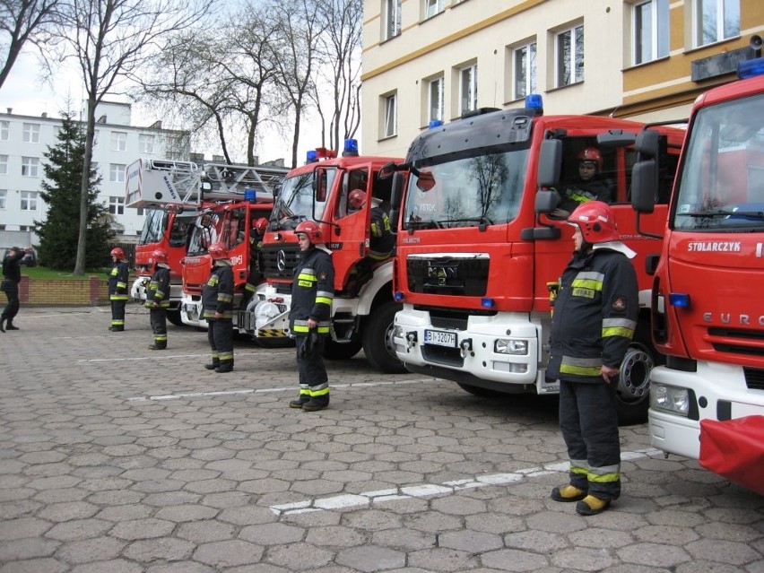 Strażacy uczcili pamięć ofiar katastrofy lotniczej w Smoleńsku (zdjęcia)