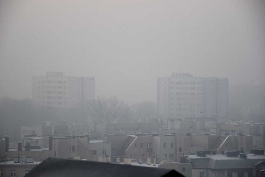 Smog w Opolu o poranku w piątek 17 stycznia