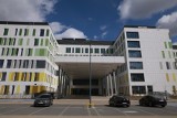 Szpital z Poznania proponował lekarce kontrakt zamiast umowy o pracę. Szczęśliwy finał głośnej sprawy