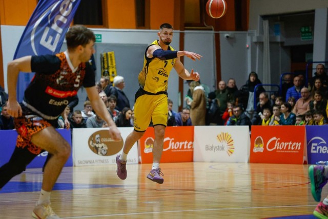 Krystian Tyszka w spotkaniu z Kolejarzem Basket Radom zaliczył double-double