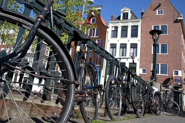 Białostoccy cykliści skarżą się na zbyt małą liczbę parkingów dla rowerów w mieście