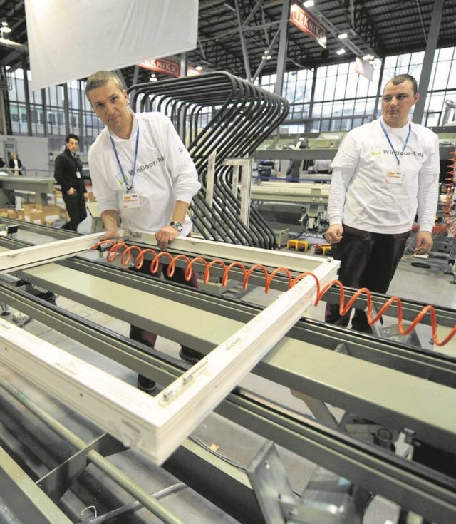 Krakowski Oknoplast sprzedaje za granicą milion okien i drzwi rocznie