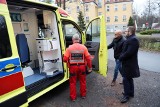 Szpital w Kluczborku ma nowy ambulans. Kosztował 600 tys. zł. Już służy pacjentom