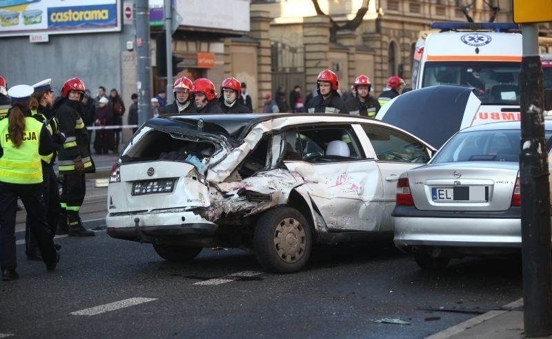 Wypadek Piotrkowska. Dwie osoby nie żyją. Motorniczy był pijany! Posłuchaj, co mówił po wypadku