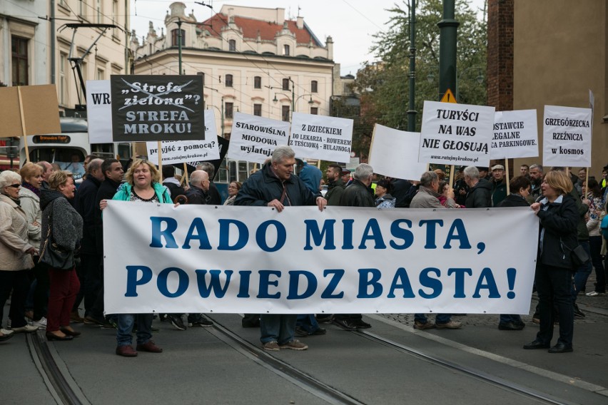 Kraków. Matka Boska obroni im miejsca parkingowe?