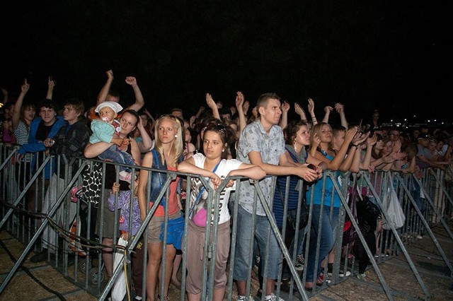 Publicznośc na koncertach dopisala, a zabawa w Parku Slowianskim trwala do póLnych godzin nocnych.