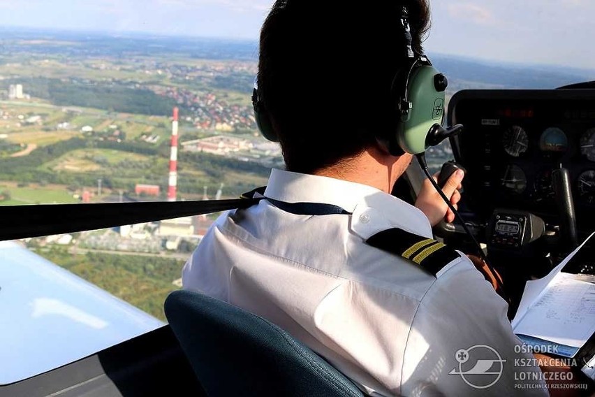 Rekordowy rok w Ośrodku Kształcenia Lotniczego Politechniki Rzeszowskiej. 30 osób z licencją pilota samolotowego liniowego
