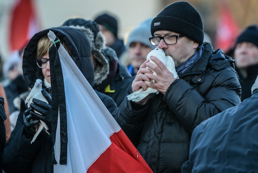 Cały Gdańsk wierzy, że dobro zwycięży! "Nikt nie chciał w tych chwilach być sam. Dlatego tak wszyscy lgnęli do siebie"