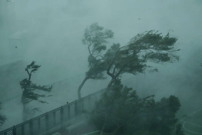 Tajfun Mangkhut, zwany"królem burz", spustoszył filipińską...