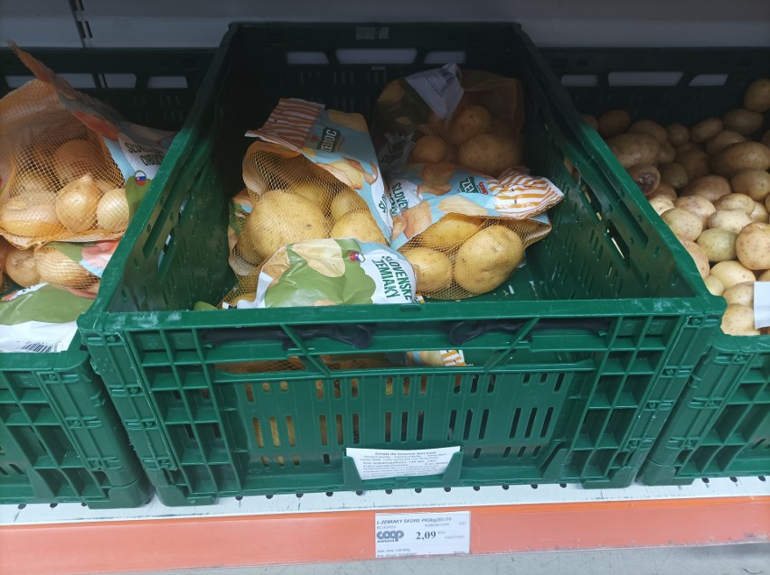 Ziemniaki (3 kg) kosztują 2,09 euro - 9,86 zł.