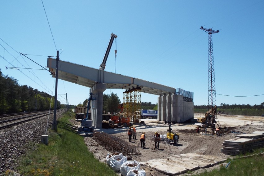 Budowa wiaduktu w Koziej Wsi w gminie Krasocin.