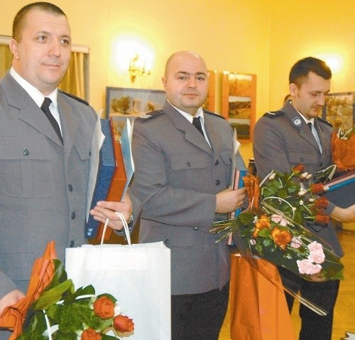 Najlepsi dzielnicowi (od lewej): Kazimierz Szwarkowski, Tomasz Kuzdrowski i Piotr Bieda.