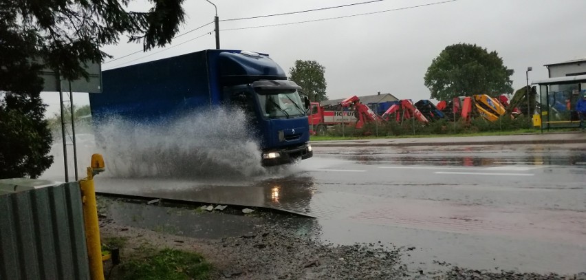 Mieszkańcy podkoszalińskich Mścic po raz kolejny podsyłają...