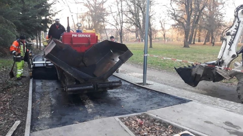 Budowa ścieżki rowerowej wzdłuż alei Karkonoskiej we...