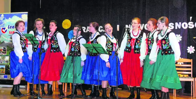           W piątkowy wieczór na scenie Gminnego Centrum Kultury zaprezentują się kolejno zespoły.   