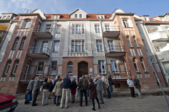 Koszalin. Mieszkańcy odnowili stylową kamienicęWczoraj mieszkańcy kamienicy nr 9 przy ul. Stanisława Wyspiańskiego w Koszalinie zaprosili nas na niezwykłe spotkanie.