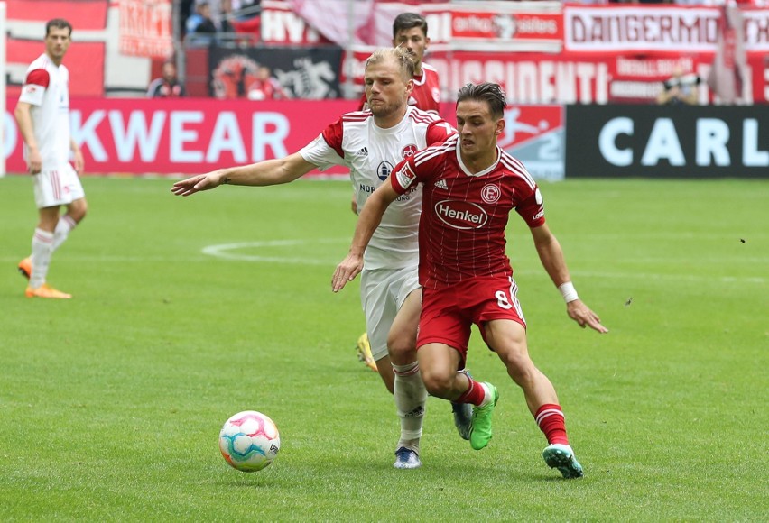 Michał Karbownik w szarży à la Messi. Gol piłkarza, który nie jedzie na mundial do Kataru