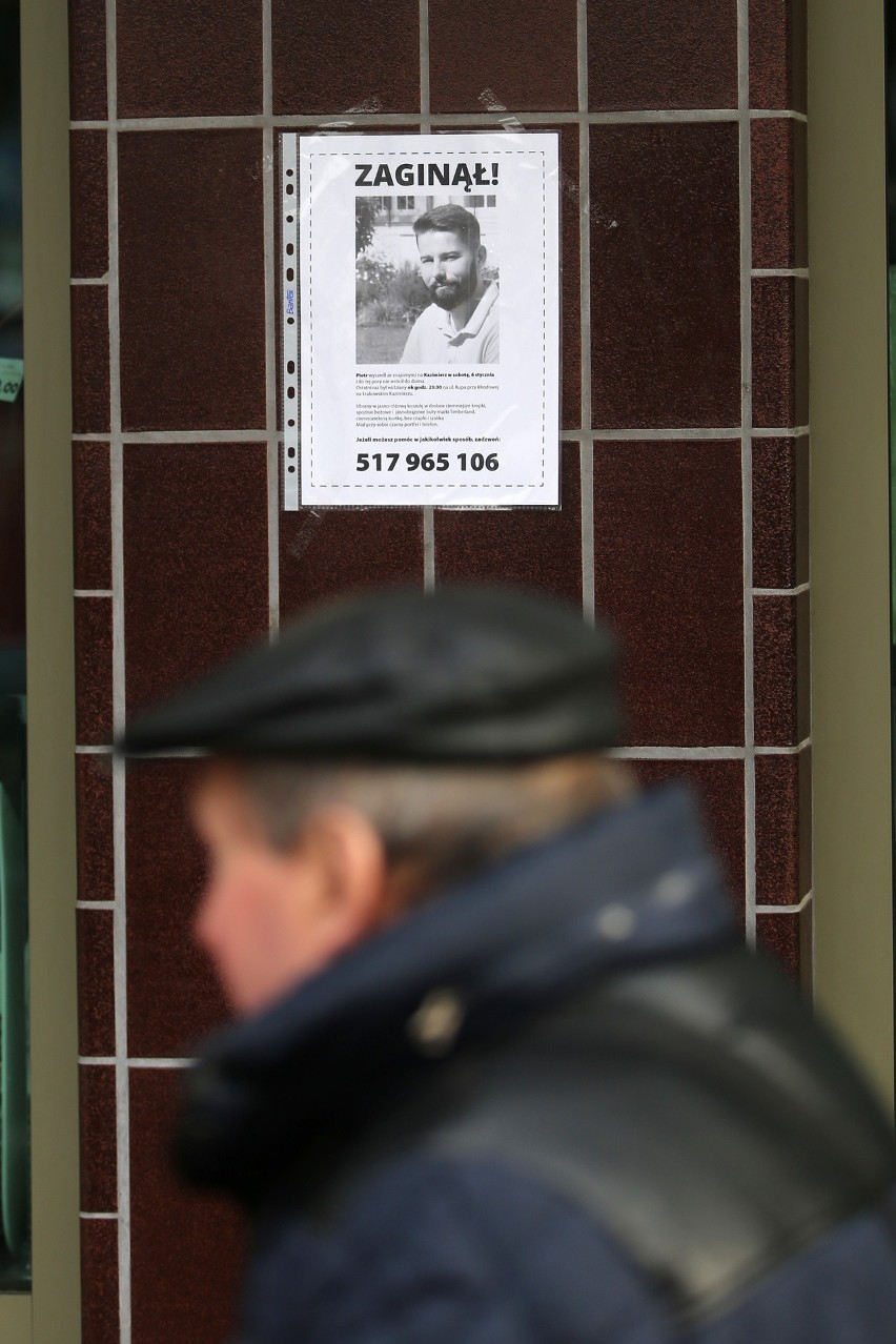 Cały Kraków szuka Piotra Kijanki, który zaginął na Kazimierzu. Czekają na niego żona i synek