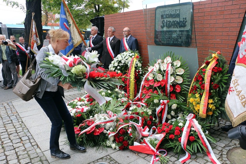 Wrocławskie obchody 42. rocznicy powstania "Solidarności"...