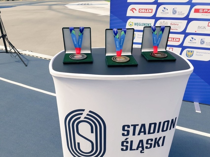 Na konferencji na Stadionie Śląskim zaprezentowano medale...