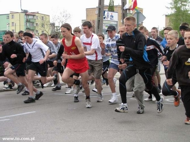 W maju biegacze uczcili w Ostrowi święto Konstytucji 3 maja.