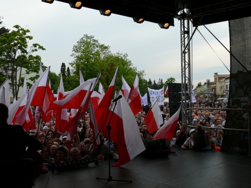 Tłumy na wiecu Andrzeja Dudy w Bełchatowie [ZDJĘCIA+FILMY]