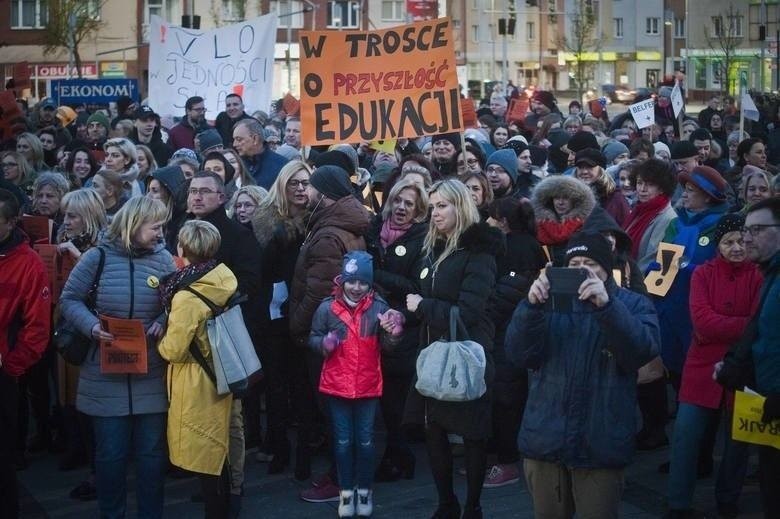 Strajk nauczycieli 2019. Nowa decyzja prezydenta w sprawie strajkowych wynagrodzeń nauczycieli w Koszalinie