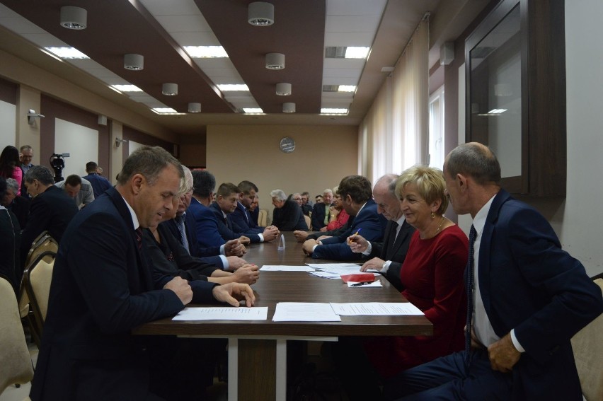 Zmieni się natomiast sposób naliczania diet radnym. W...