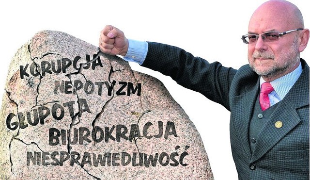 Marek Ciesielczyk pod hasłem walki z korupcją od kilku lat próbuje zostać radnym w Tarnowie. Od 1994 do 2006 roku zasiadał w radzie miasta jako radny niezależny