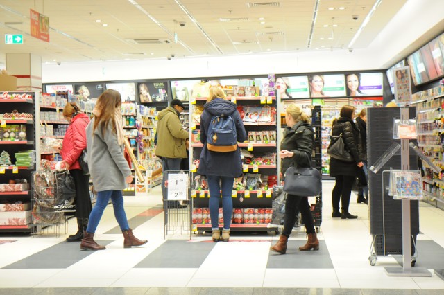 Święto Narodowe Trzeciego Maja: Sklepy zamknięte 3 maja 2018? Czy w czwartek otwarte będą Biedronka, Lidl, Tesco, Żabka?