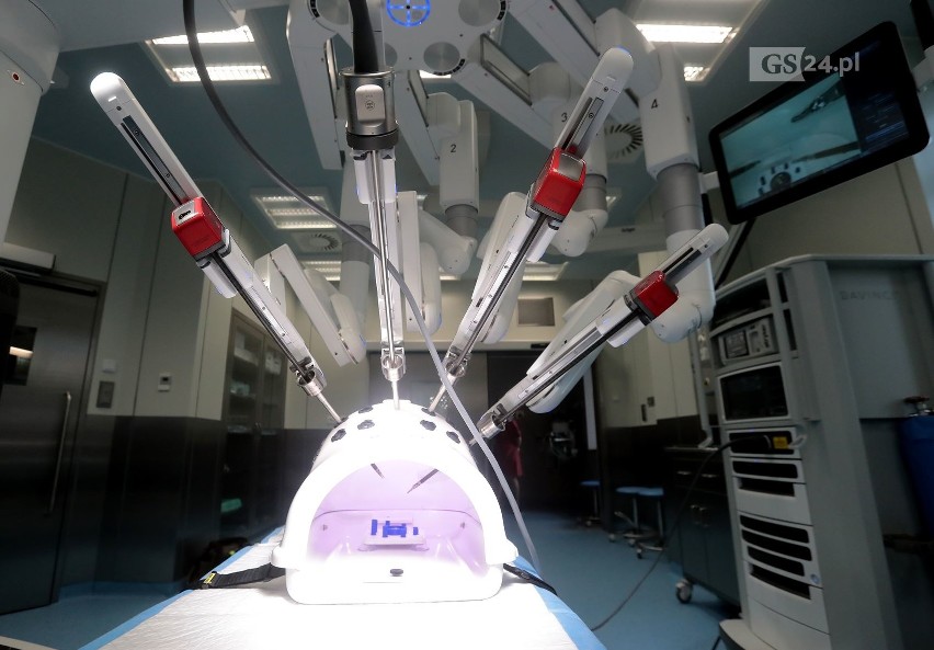 Robot, który ratuje życie. Aby mógł służyć, wzmocniono strop szpitala na Pomorzanach w Szczecinie