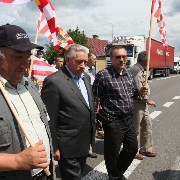 Będziemy robić te protesty, bez względu na komentarze - obiecywał Lepper