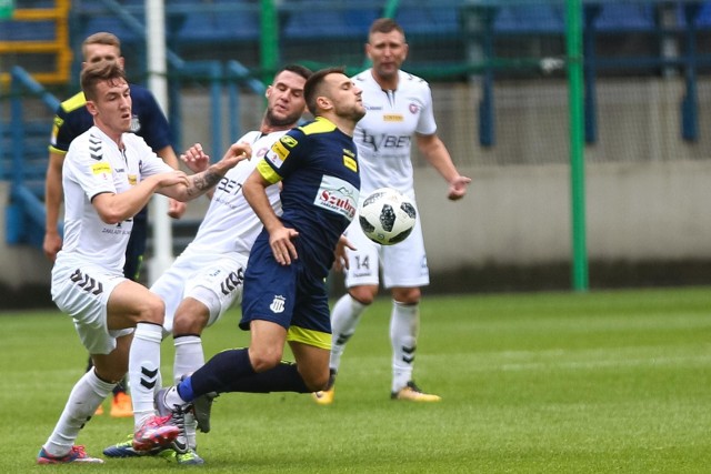 Puszcza - Sandecja LIVE! Dzieli ich 77 kilometrów, ale i 7 punktów