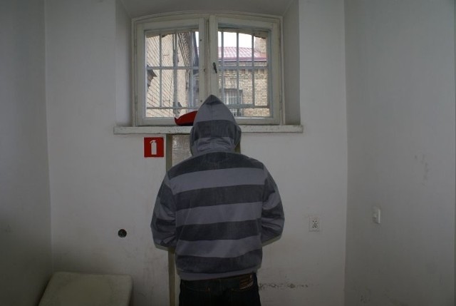 O przyczynach bezdomności z osadzonymi w białostockim areszcie rozmawiały wczoraj m.in. studentki pedagogiki