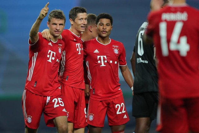 Asy Bayernu Monachium. Od lewej: Thomas Müller, Robert Lewandowski i Serge Gnabry