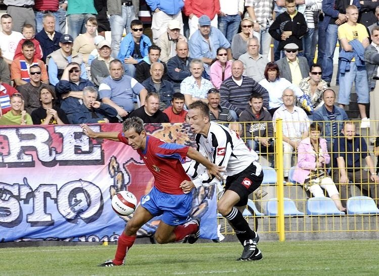 Bezbramkowym remisem zakonczyly sie na stadionie przy ul....