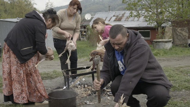 kadr z filmu "Trzy Siostry", który zostanie zaprezentowany podczas przeglądu w Skarżysku.