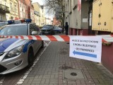 Policjant dźgnięty nożem przy ul. Tuwima w Słupsku! [ZDJĘCIA, WIDEO]