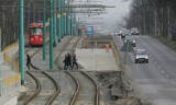 Remont torów przy Parku Śląskim. Mieszkańcy skarżą się na brak wiat i przejścia przez tory [ZDJĘCIA]