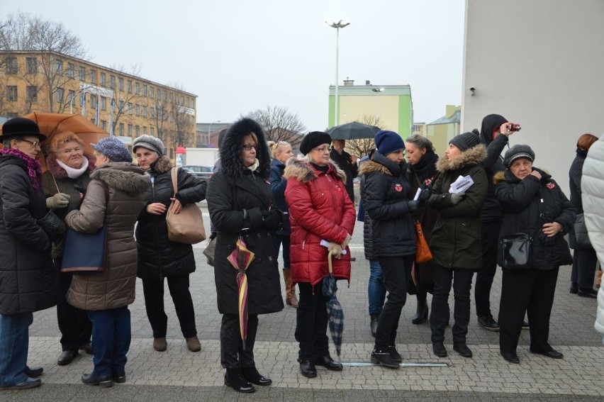 Międzynarodowy Strajk Kobiet w Ostrowcu. Żądali przestrzegania praw 