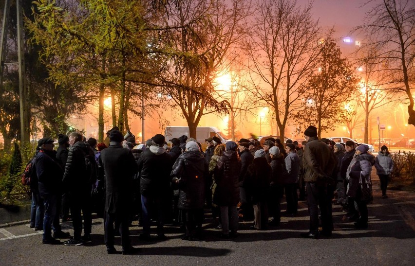 Protest mieszkańców przed siedzibą LSWM Morena w Gdańsku....