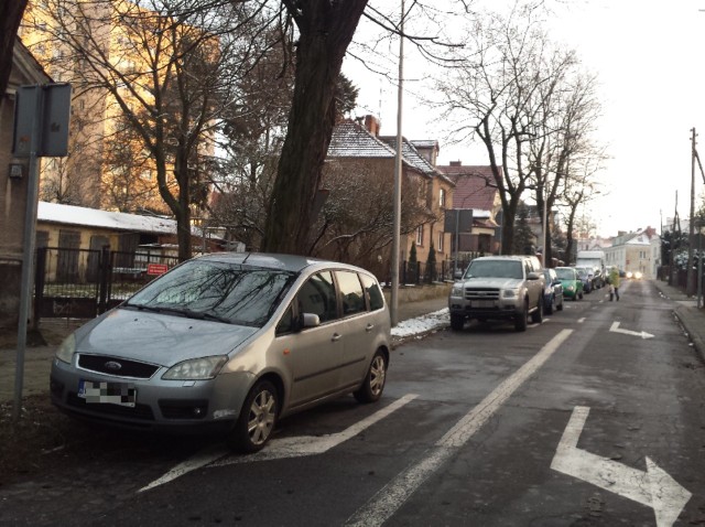 Autodrań zaparkował na ulicy św. Kingi w Zielonej Górze.