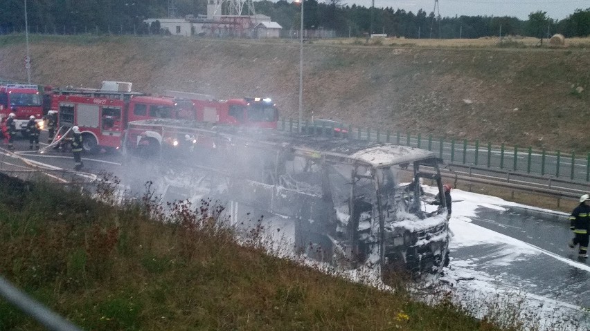 Pożar autokaru na autostradzie A4